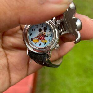 Disney Mickey Mouse Watch-needs battery